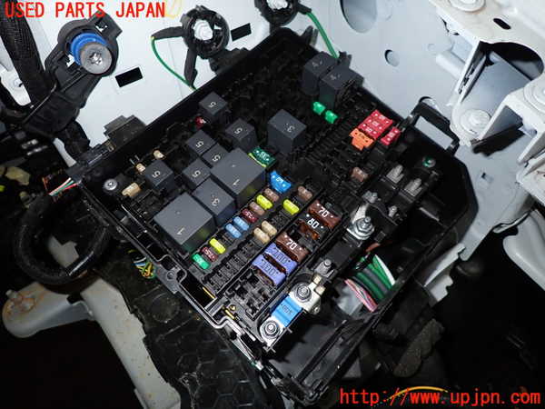5UPJ-21646741]プジョー・408(P54HN05)ヒューズボックス1 中古_m0002.jpg