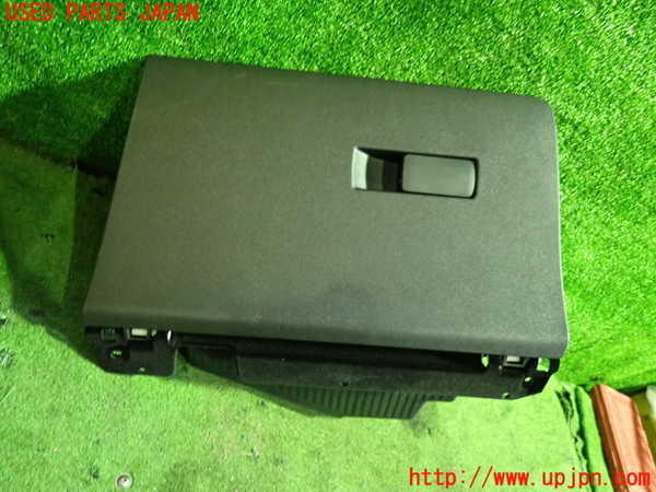 5UPJ-21647516]プジョー・408(P54HN05)グローブボックス1 中古_m0001.jpg