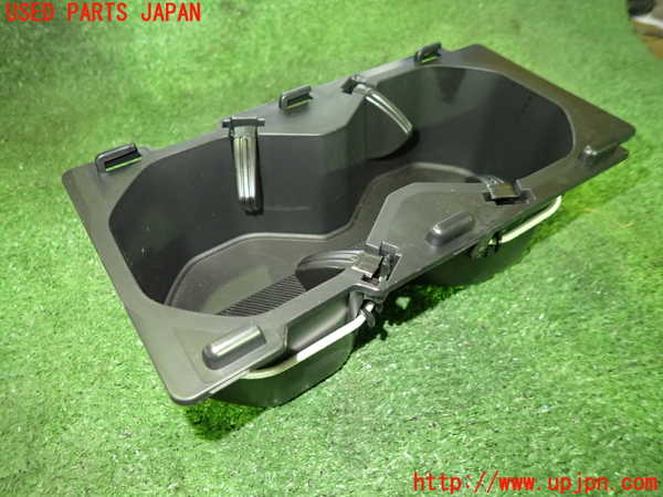 5UPJ-21647810]プジョー・408(P54HN05)ドリンクホルダー 中古_m0001.jpg