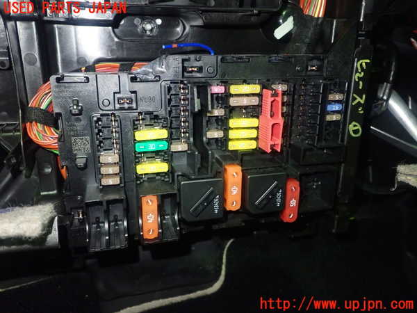 5UPJ-21656741]BMW ミニ(MINI)クーパーD(XN15M F56)ヒューズボックス1 中古_m0001.jpg