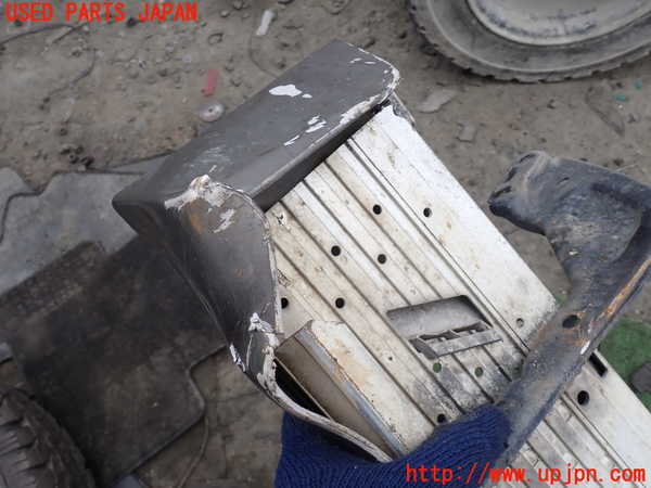 5UPJ-21661390]ハイラックスサーフ(KZN185W)右サイドステップ 中古_m0004.jpg