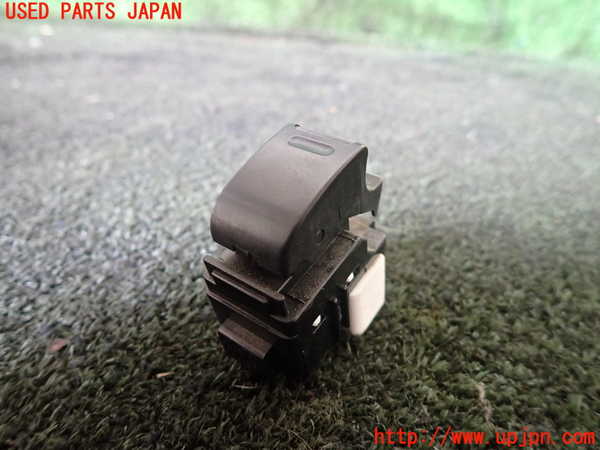 5UPJ-21666245]ハイラックスサーフ(KZN185W)左前パワーウィンドウスイッチ 中古_m0001.jpg