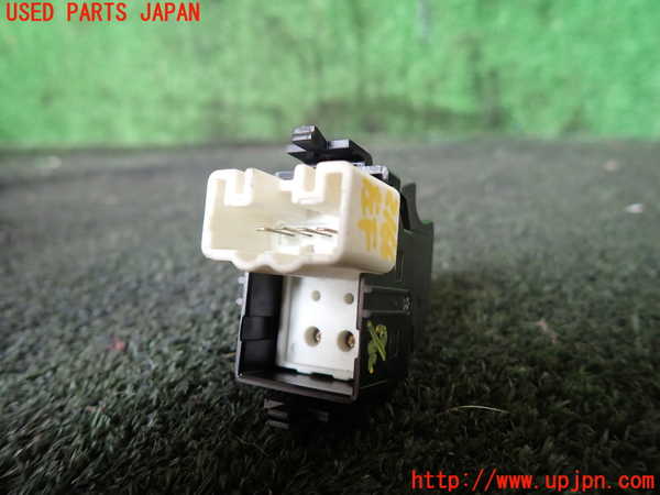 5UPJ-21666245]ハイラックスサーフ(KZN185W)左前パワーウィンドウスイッチ 中古_m0002.jpg