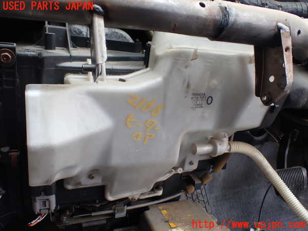 5UPJ-21666100]ハイラックスサーフ(KZN185W)ヒーターコア 中古_m0001.jpg