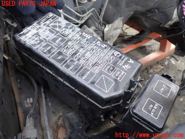 5UPJ-21666741]ハイラックスサーフ(KZN185W)ヒューズボックス1 【ジャンク】_m0001.jpg