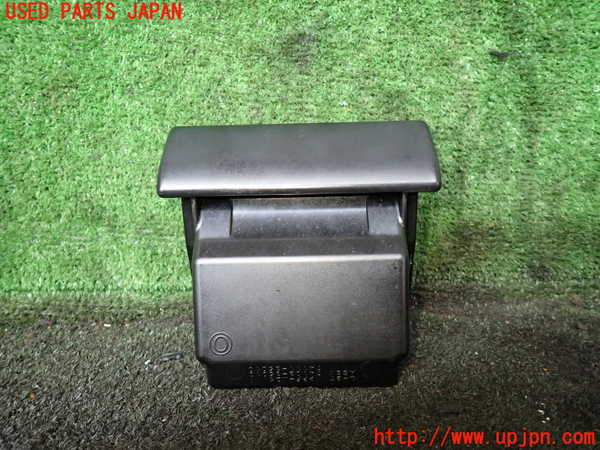 5UPJ-21667821]ハイラックスサーフ(KZN185W)灰皿1 中古_m0002.jpg