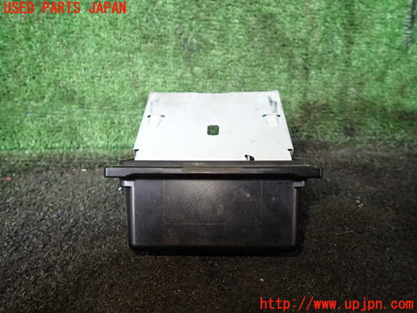 5UPJ-21667821]ハイラックスサーフ(KZN185W)灰皿1 中古_m0003.jpg