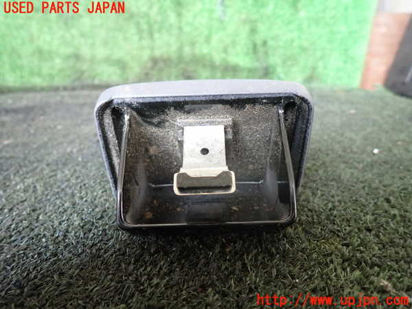 5UPJ-21667822]ハイラックスサーフ(KZN185W)灰皿2 中古_m0003.jpg