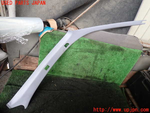 5UPJ-21667655]ハイラックスサーフ(KZN185W)右フロントピラートリム 中古_m0001.jpg