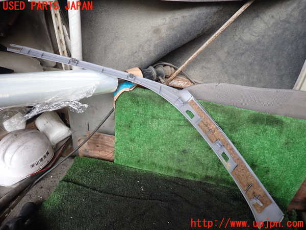 5UPJ-21667655]ハイラックスサーフ(KZN185W)右フロントピラートリム 中古_m0003.jpg