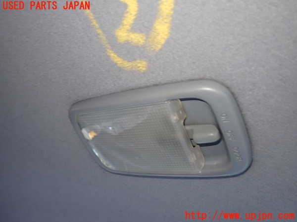 5UPJ-21666412]ハイラックスサーフ(KZN185W)ルームランプ2（2列目） 中古_m0001.jpg