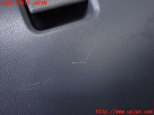 5UPJ-21677516]ランクル80系(FZJ80G)グローブボックス1 中古_m0002.jpg