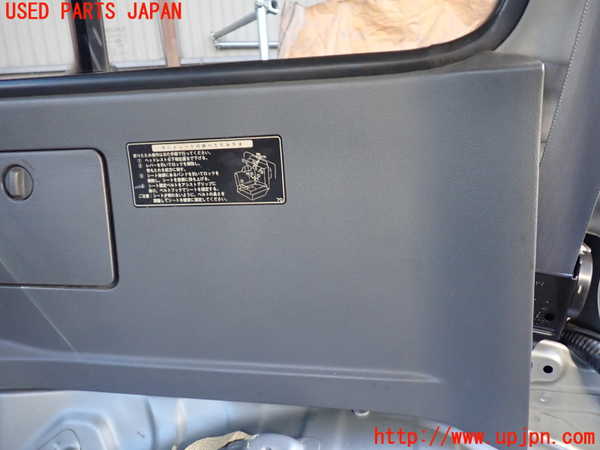 5UPJ-21677680]ランクル80系(FZJ80G)左リアピラートリム 中古_m0002.jpg