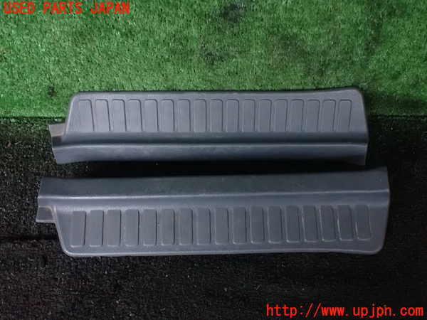 5UPJ-21677740]ランクル80系(FZJ80G)スカッフプレート 中古_m0001.jpg