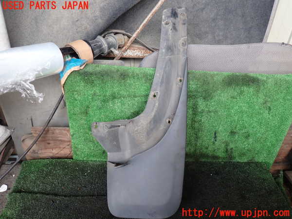 5UPJ-21691454]ハイラックスサーフ(KDN215W)右リアマッドガード(泥除け) 中古_m0002.jpg