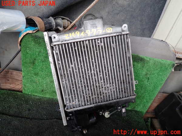 5UPJ-21692451]ハイラックスサーフ(KDN215W)インタークーラー1 中古_m0001.jpg