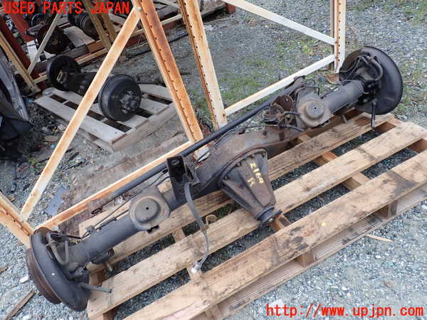 1UPJ-21694400]ハイラックスサーフ(KDN215W)リアデフホーシング 中古_m0002.jpg
