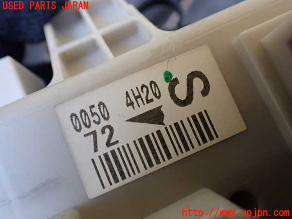 5UPJ-21696741]ハイラックスサーフ(KDN215W)ヒューズボックス1 中古_m0003.jpg