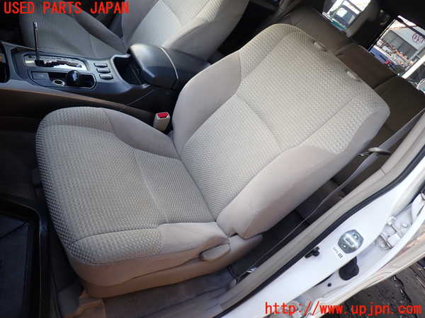 5UPJ-21697065]ハイラックスサーフ(KDN215W)助手席シート 中古_m0001.jpg