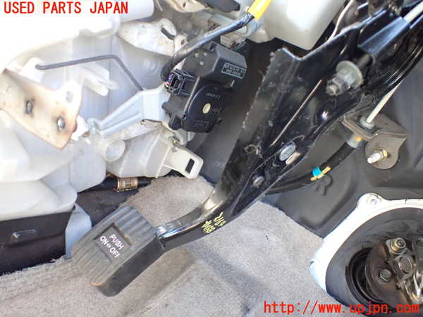 5UPJ-21697550]ハイラックスサーフ(KDN215W)サイドブレーキペダル 中古_m0001.jpg
