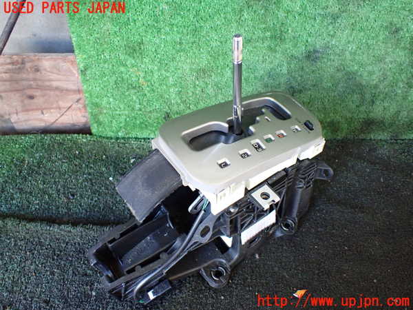 5UPJ-21697555]ハイラックスサーフ(KDN215W)ATシフトレバー 中古_m0002.jpg