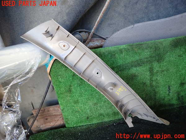 5UPJ-21697655]ハイラックスサーフ(KDN215W)右フロントピラートリム 中古_m0004.jpg