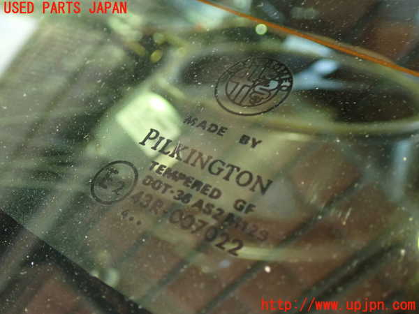 5UPJ-21711560]アルファロメオ・156 GTA(932AXB)リアガラス M129 中古_m0002.jpg