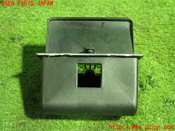 5UPJ-21717821]アルファロメオ・156 GTA(932AXB)灰皿1 中古_m0001.jpg