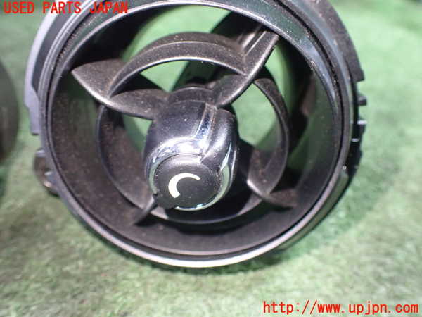 5UPJ-21737528]BMW ミニ(MINI)クーパーD クロスオーバー(XD20F R60)エアコン吹き出し口3 (真中) 中古_m0002.jpg