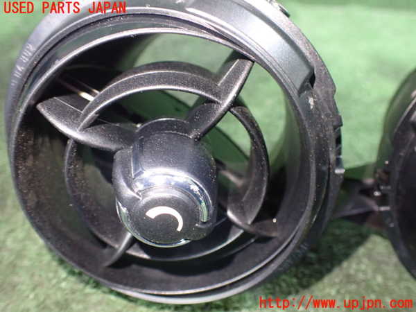 5UPJ-21737528]BMW ミニ(MINI)クーパーD クロスオーバー(XD20F R60)エアコン吹き出し口3 (真中) 中古_m0003.jpg