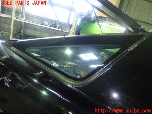 5UPJ-21741380]スープラ(JZA70)右クォーターガラス 中古_m0002.jpg