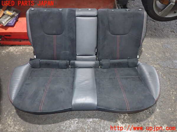 5UPJ-21767385]インプレッサ WRX-STi(GVB)リアシート 中古_m0001.jpg