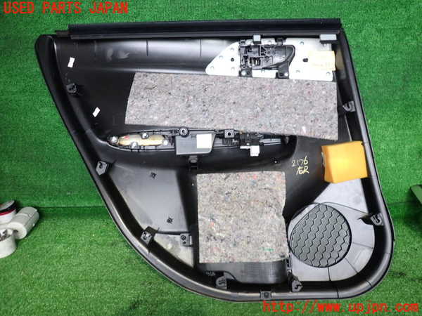2UPJ-21761294]インプレッサ WRX-STi(GVB)右後ドア内張り 中古_m0003.jpg