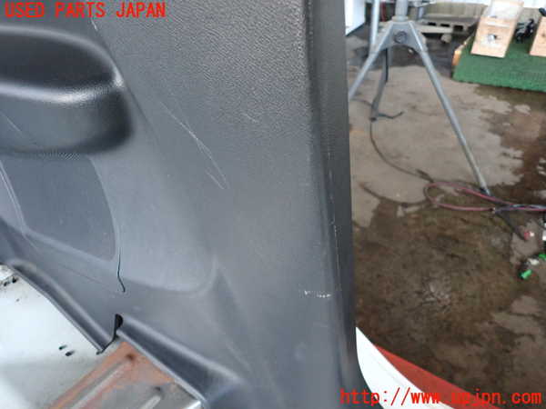 5UPJ-21777680]シビック タイプR(EP3)左リアピラートリム 中古_m0002.jpg