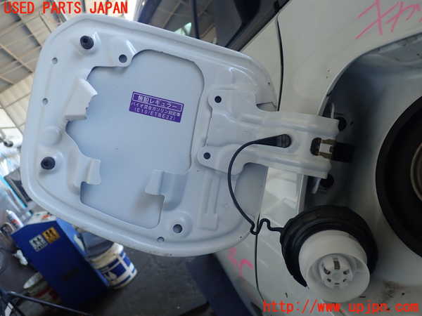 5UPJ-21781690]プリウス(MXWH65)フューエルリッド 中古_m0002.jpg