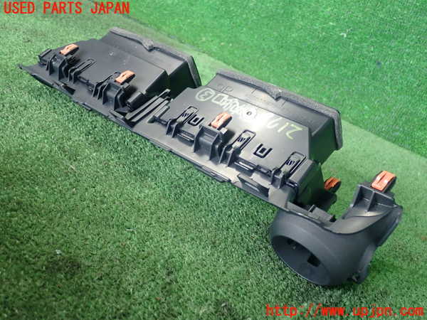 5UPJ-21787528]プリウス(MXWH65)エアコン吹き出し口3 (真中) 中古_m0002.jpg