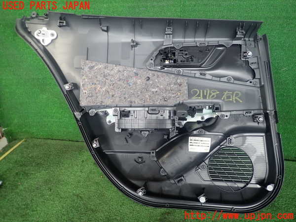 5UPJ-21781294]プリウス(MXWH65)右後ドア内張り 中古_m0004.jpg