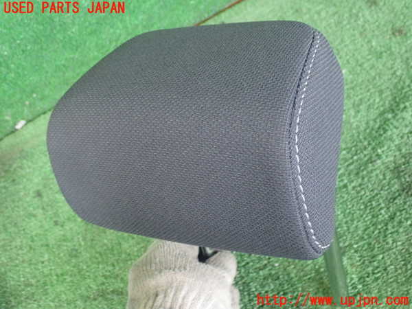 5UPJ-21787150]プリウス(MXWH65)右2列目ヘッドレスト 中古_m0002.jpg