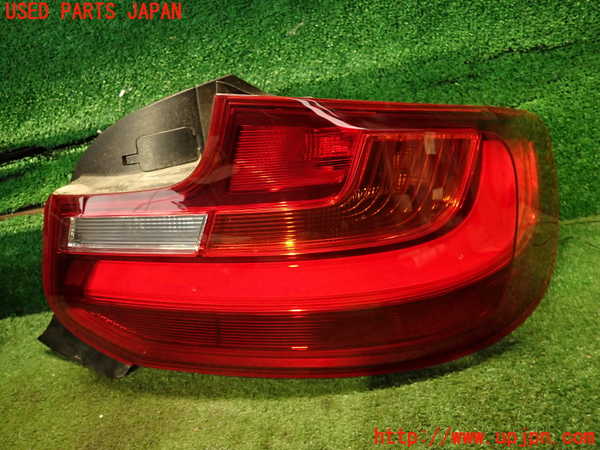 2UPJ-21791530]BMW M2 クーペ F87(1H30)右テールランプ 中古_m0001.jpg