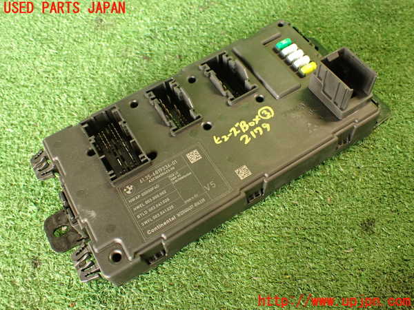5UPJ-21796743]BMW M2 クーペ F87(1H30)ヒューズボックス3(室内 車内
