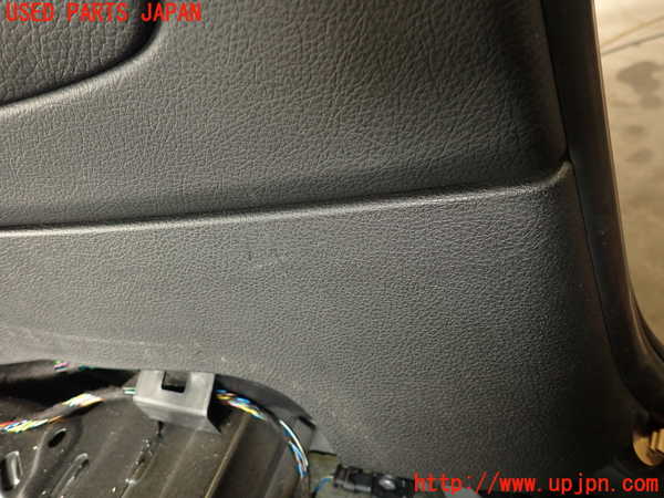 5UPJ-21797680]BMW M2 クーペ F87(1H30)左リアピラートリム 中古_m0002.jpg