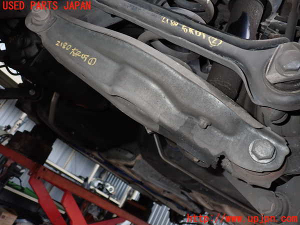 2UPJ-21805200]BMW 135i クーペ(UC35)右リアロアアーム1 中古 【E82】_m0001.jpg