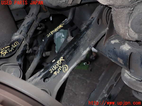 5UPJ-21805147]BMW 135i クーペ(UC35)右リアアッパーアーム2 中古 【E82】_m0001.jpg