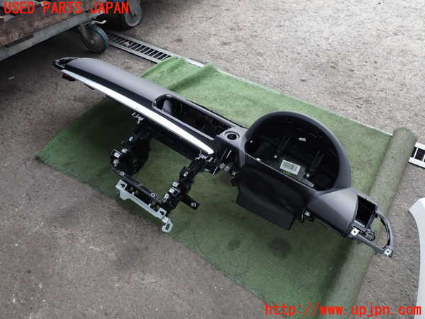 5UPJ-21807505]BMW 135i クーペ(UC35)ダッシュボード 中古 【E82】_m0002.jpg