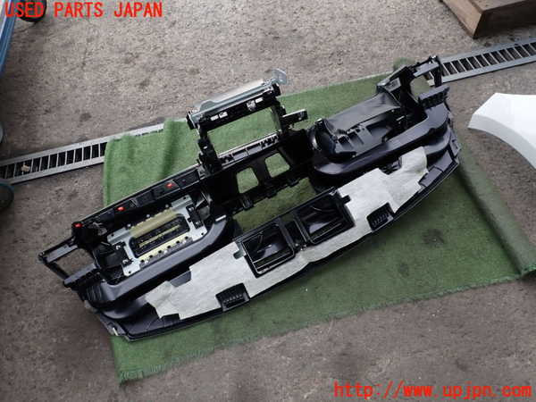 5UPJ-21807505]BMW 135i クーペ(UC35)ダッシュボード 中古 【E82】_m0003.jpg