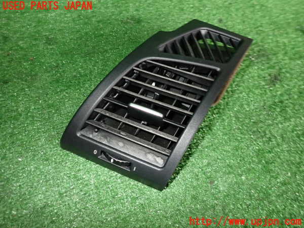 5UPJ-21807528]BMW 135i クーペ(UC35)エアコン吹き出し口3 (左) 中古 【E82】_m0001.jpg
