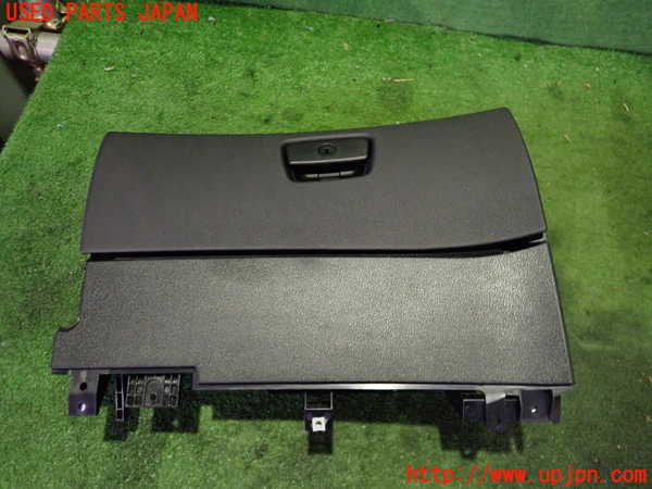 5UPJ-21817516]BMW Z4 E89(LM30)グローブボックス1 中古_m0001.jpg