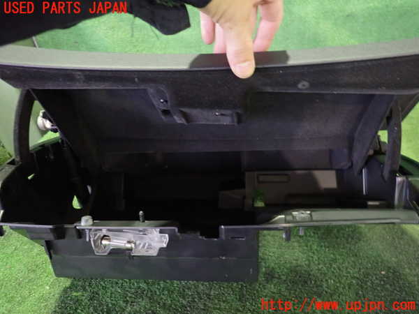 5UPJ-21817516]BMW Z4 E89(LM30)グローブボックス1 中古_m0002.jpg