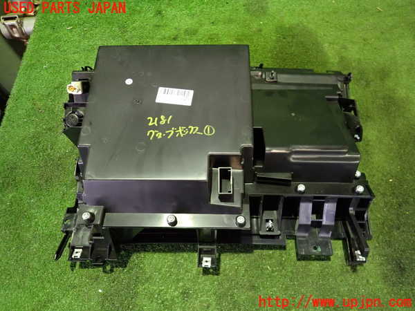 5UPJ-21817516]BMW Z4 E89(LM30)グローブボックス1 中古_m0003.jpg