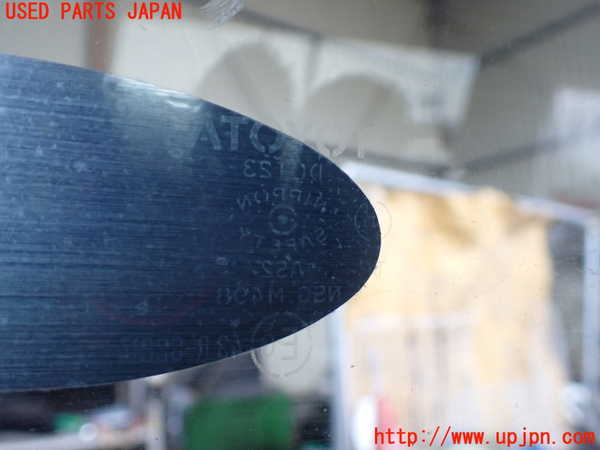 1UPJ-21821382]ランクル70系(BJ73V)左クォーターガラス 中古_m0003.jpg